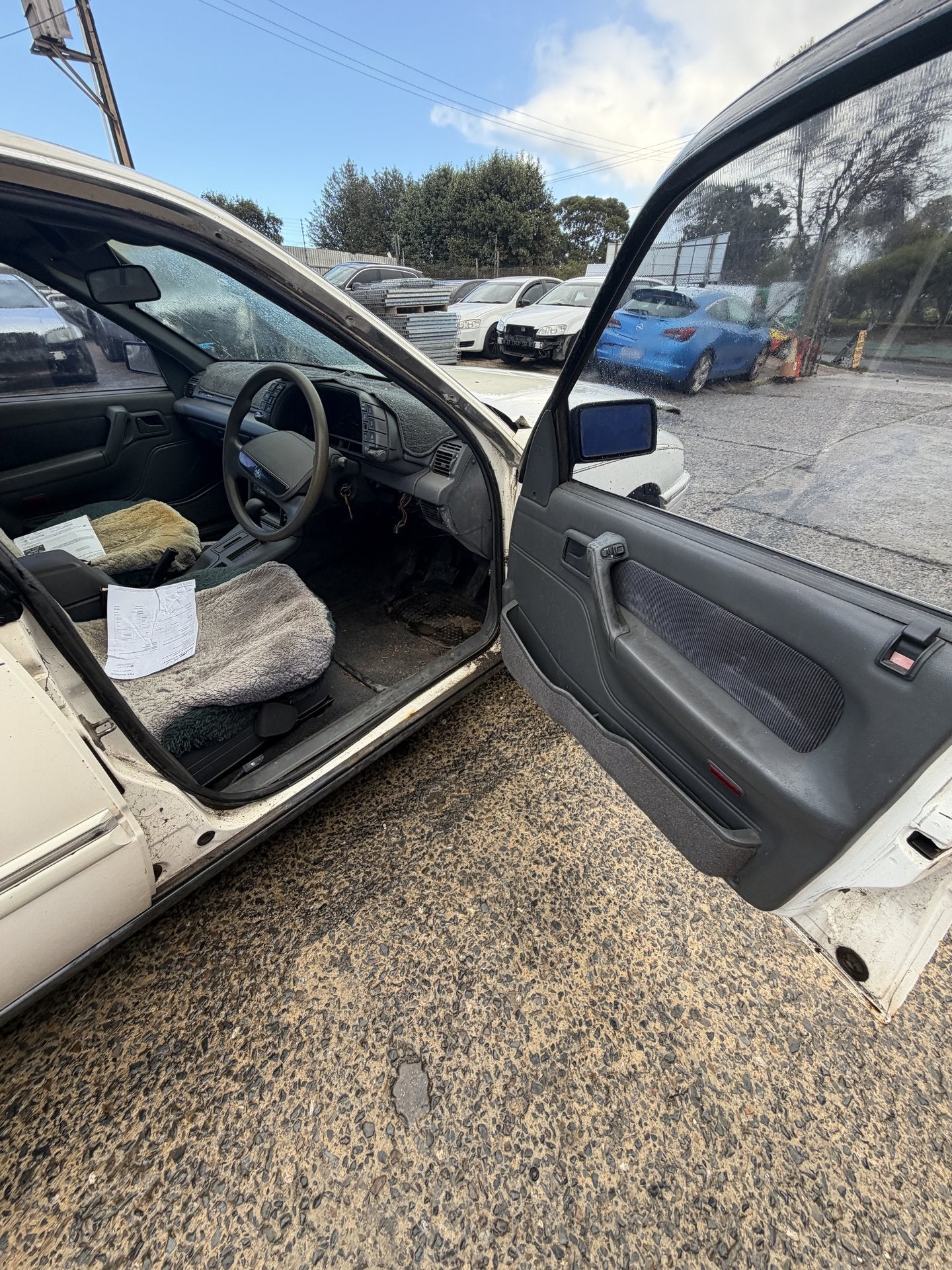 1990 Holden Statesman V8 VQ White