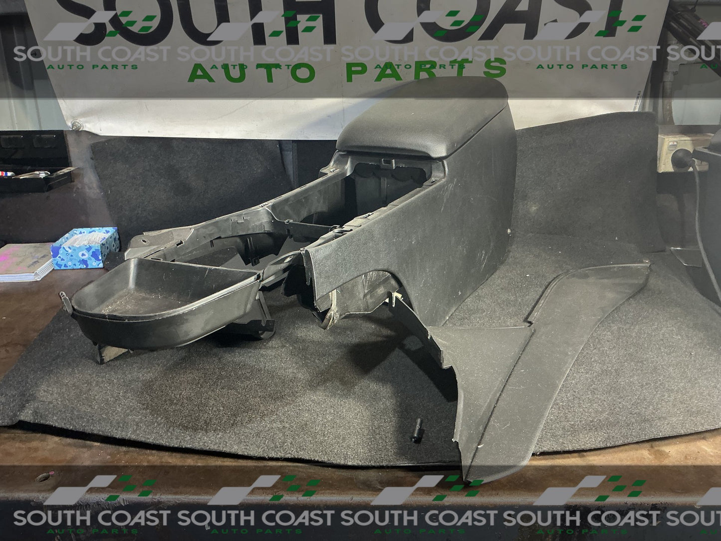 2002 Holden Commodore VY 6G1YK52A03L919138 Centre Console
