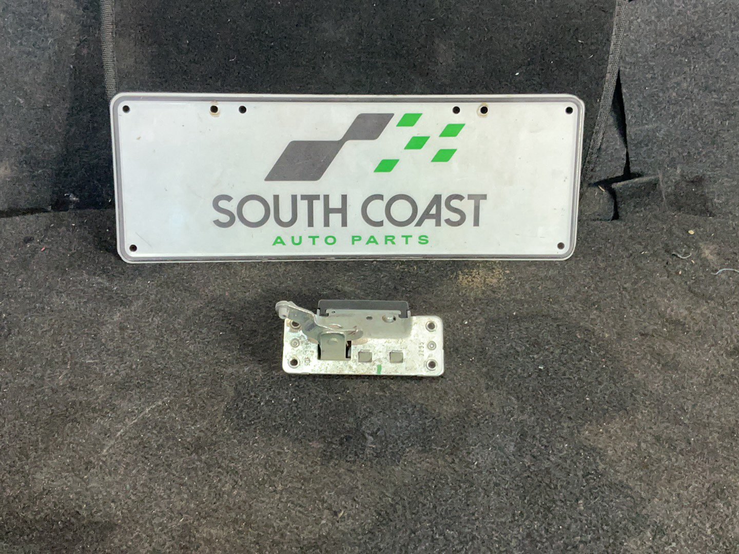 2005 Holden Commodore VZ  Tailgate Latch