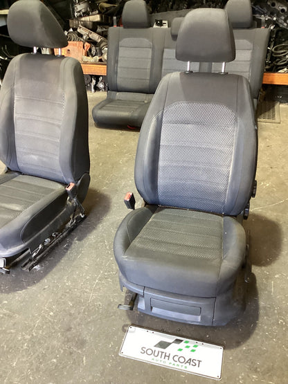 2018 Volkswagen Amarok   Complete Interior