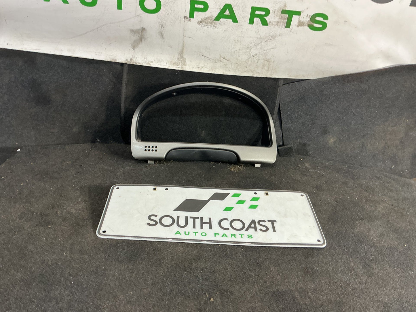2005 Holden Commodore VZ  Instrument Cluster Fascia