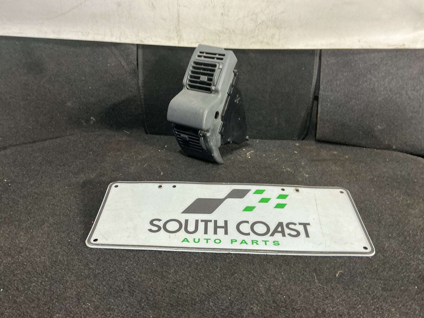 1990 Holden Statesman VQ 6H8VSY19UML459969 A/C Vent Right 92032116