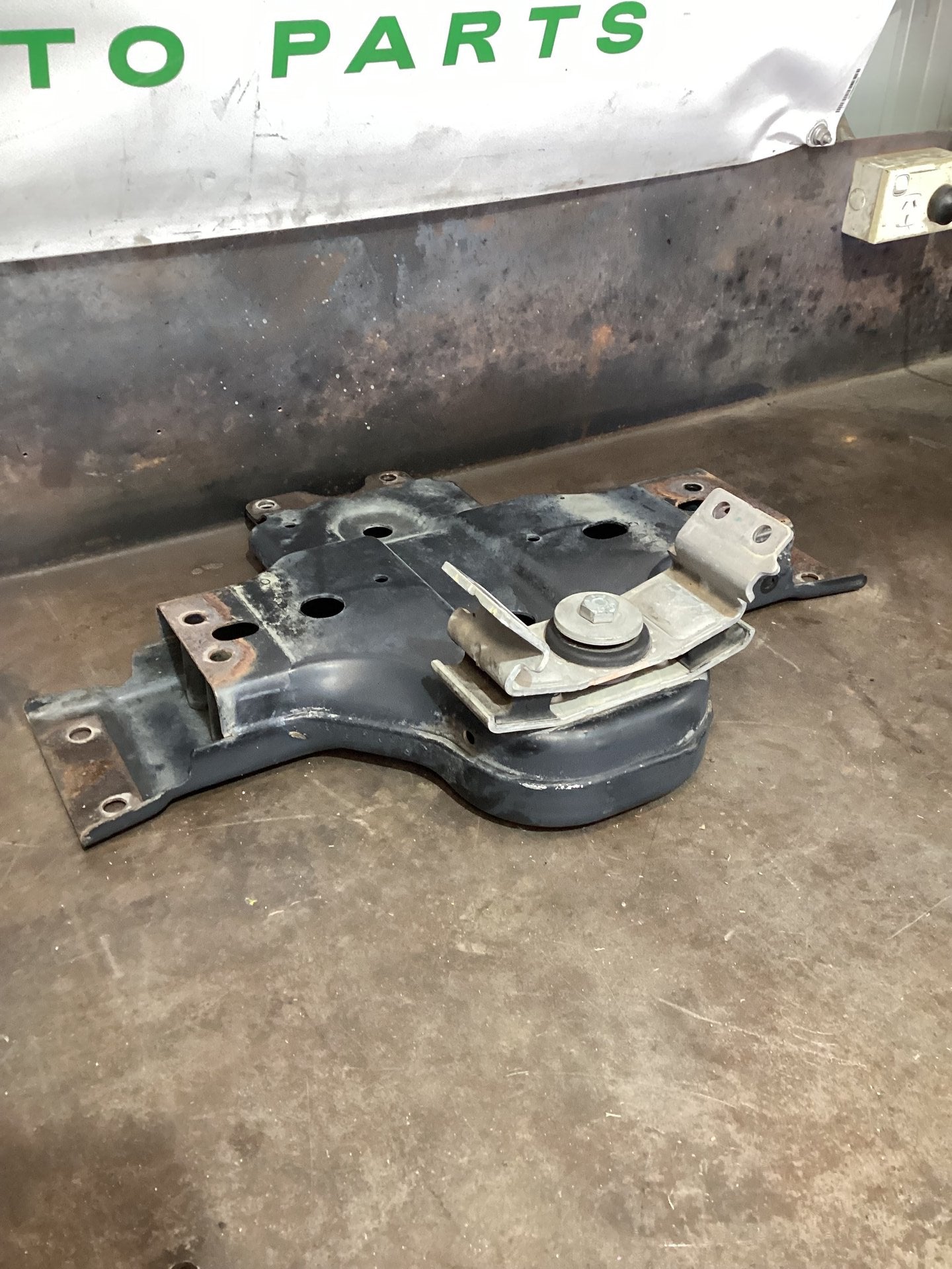 2018 Volkswagen Amarok Transmission Mount