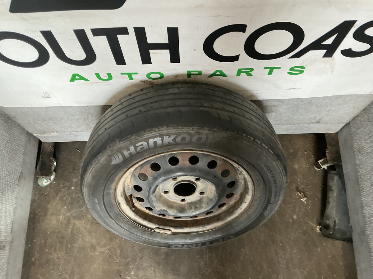 1999 Holden Commodore VT 6H8VTK69HXL423830 Spare Wheel