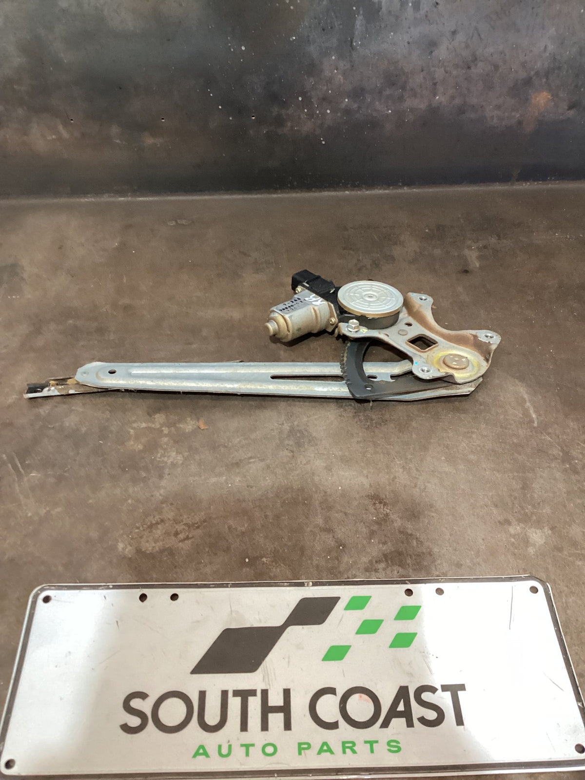 2013 Holden Colorado RG U148CK Right Rear Window Regulator/Motor