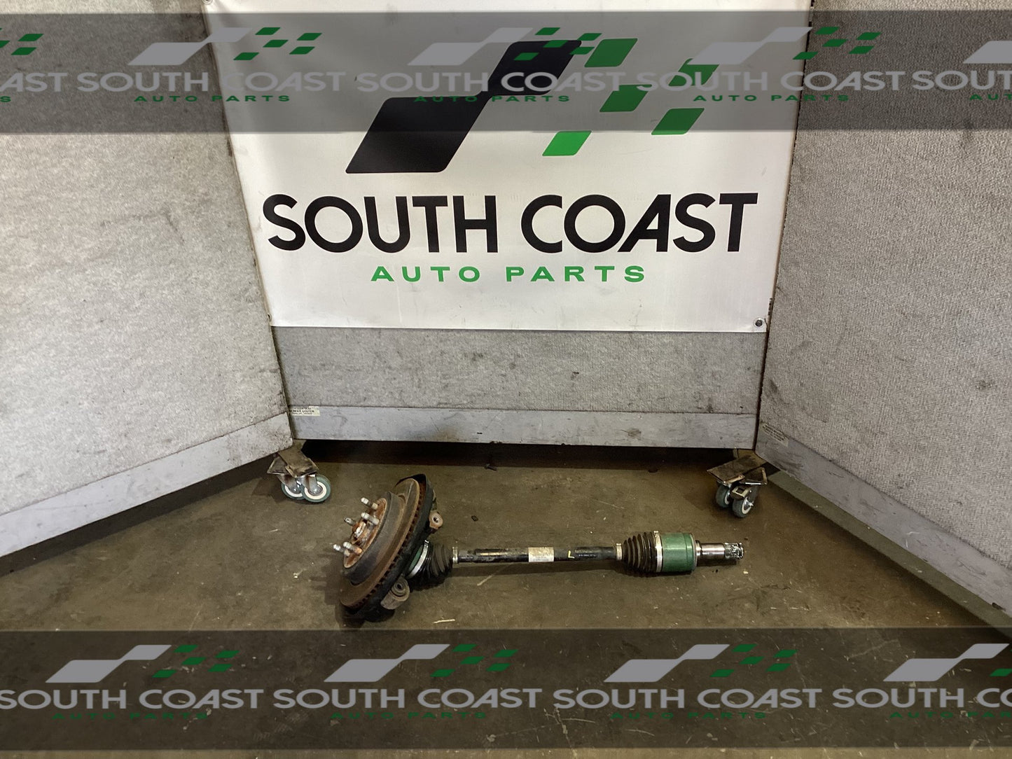 Holden Calais VE 6G1EX55768L940846 Left Rear Hub Assembly 92191888