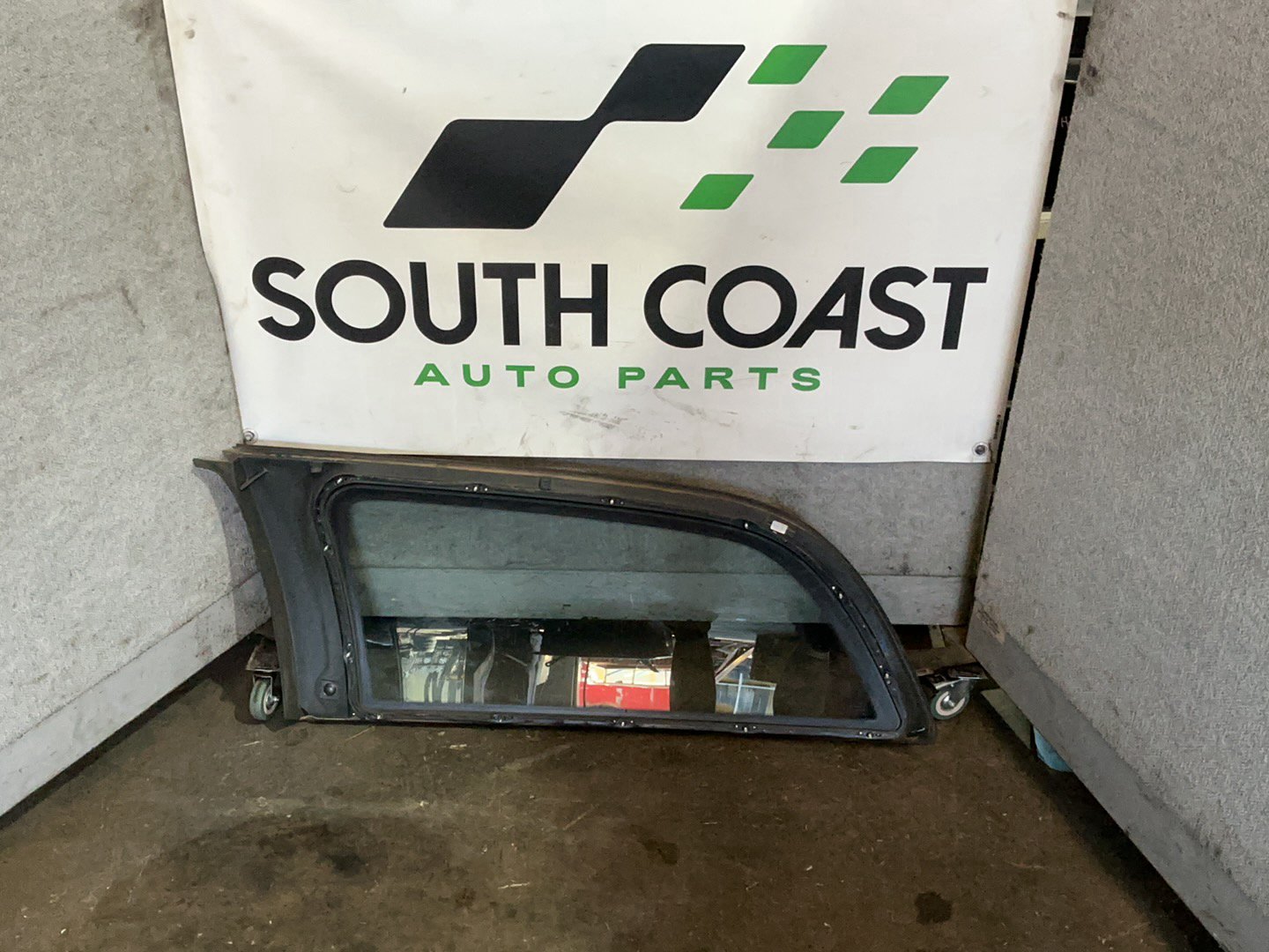 2005 Holden Commodore VZ  Right Rear Cargo Glass