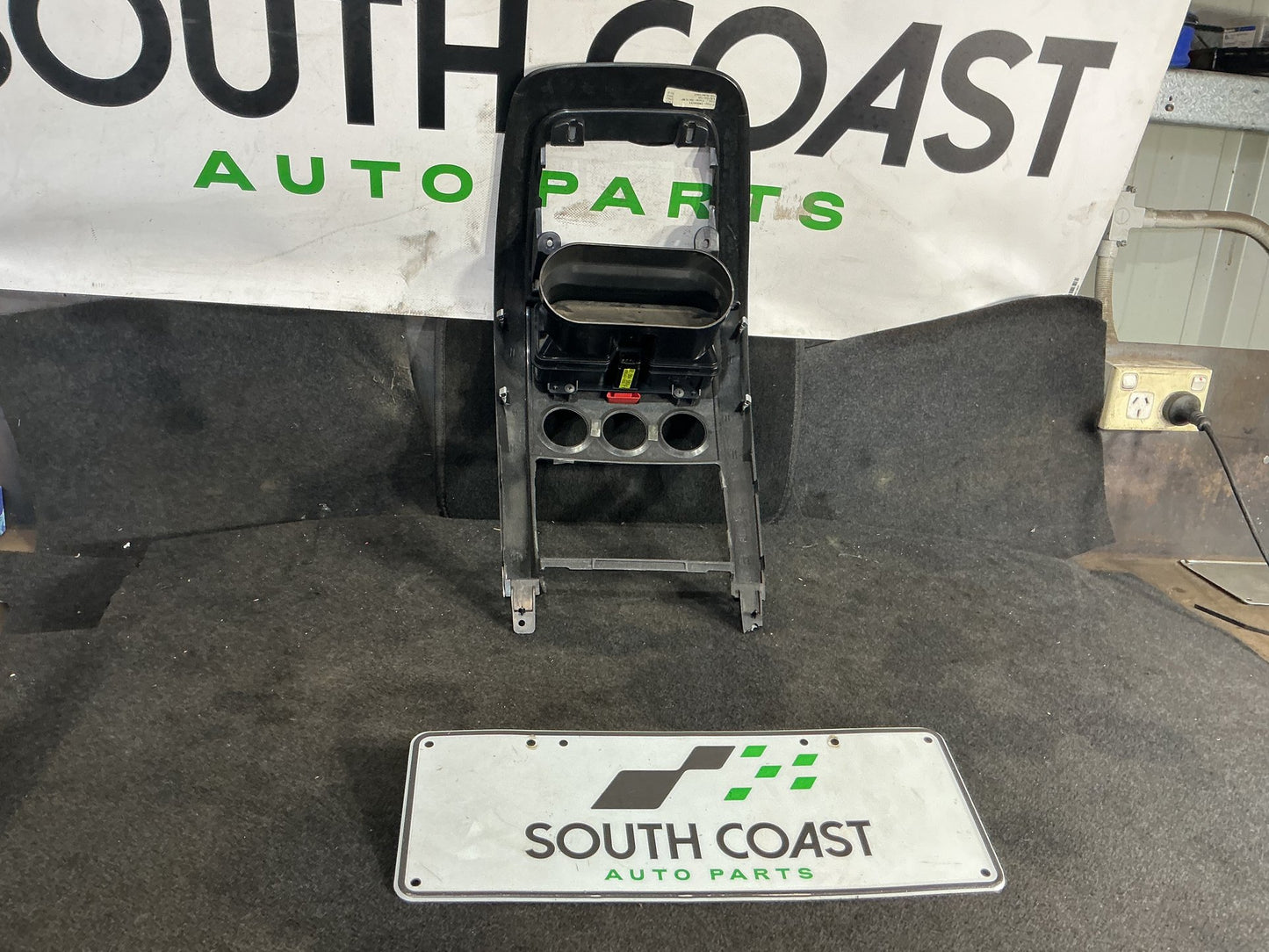 2005 Holden Commodore VZ  Dash Fascia 92084580