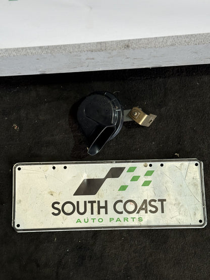 2005-2006 Holden Commodore VZ Horn A28657625