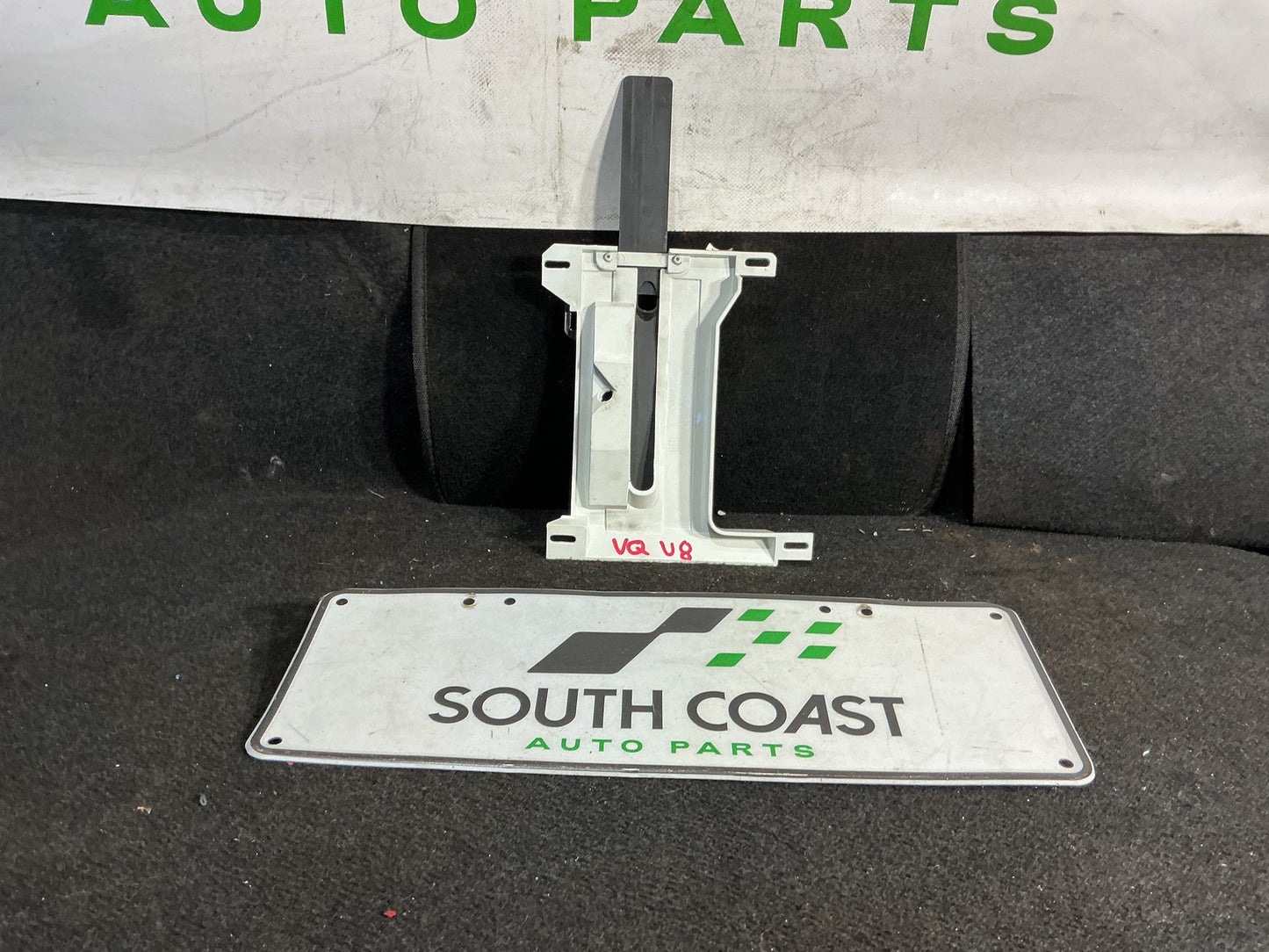 1990 Holden Statesman VQ 6H8VSY19UML459969 Shifter Surround 92031971