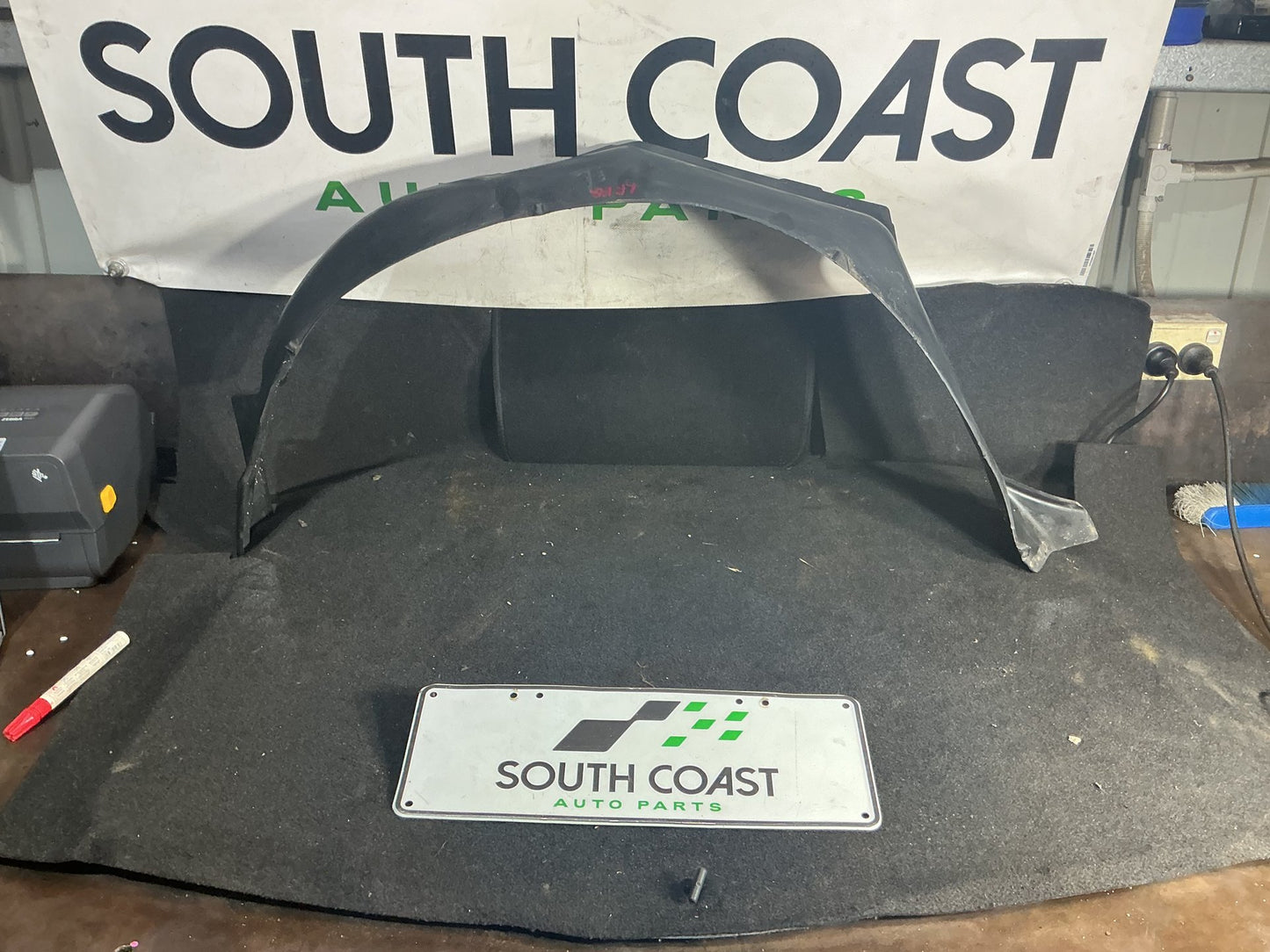 1990 Holden Statesman VQ 6H8VSY19UML459969 Left Front Guard Liner