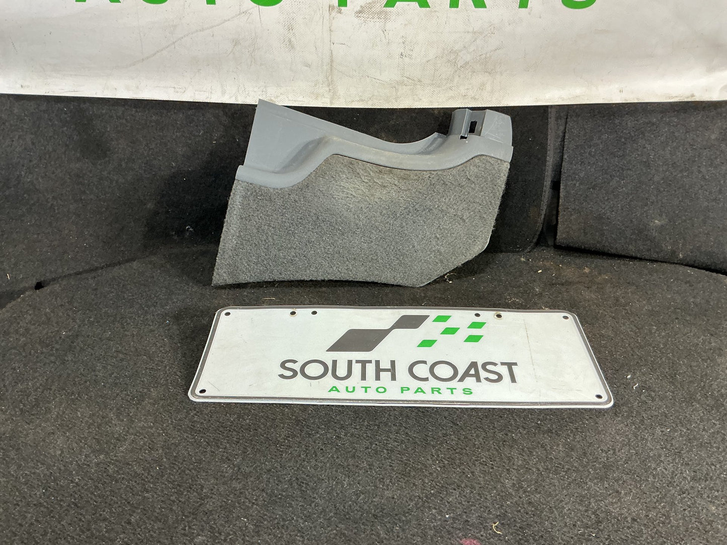 1990 Holden Statesman VQ 6H8VSY19UML459969 Kick Panel 92028135