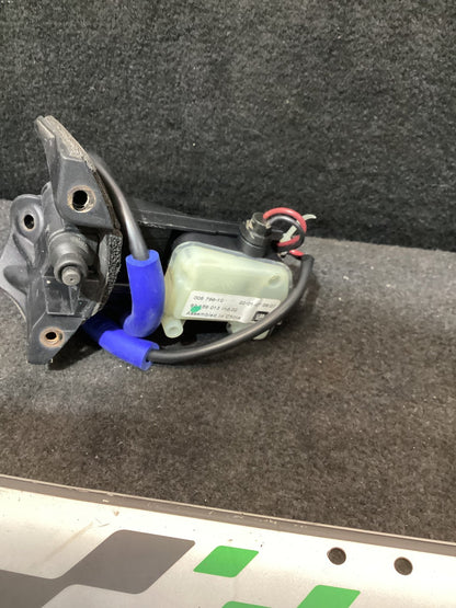 Holden Calais VE 6G1EX55768L940846 Fuel Door Lock Release