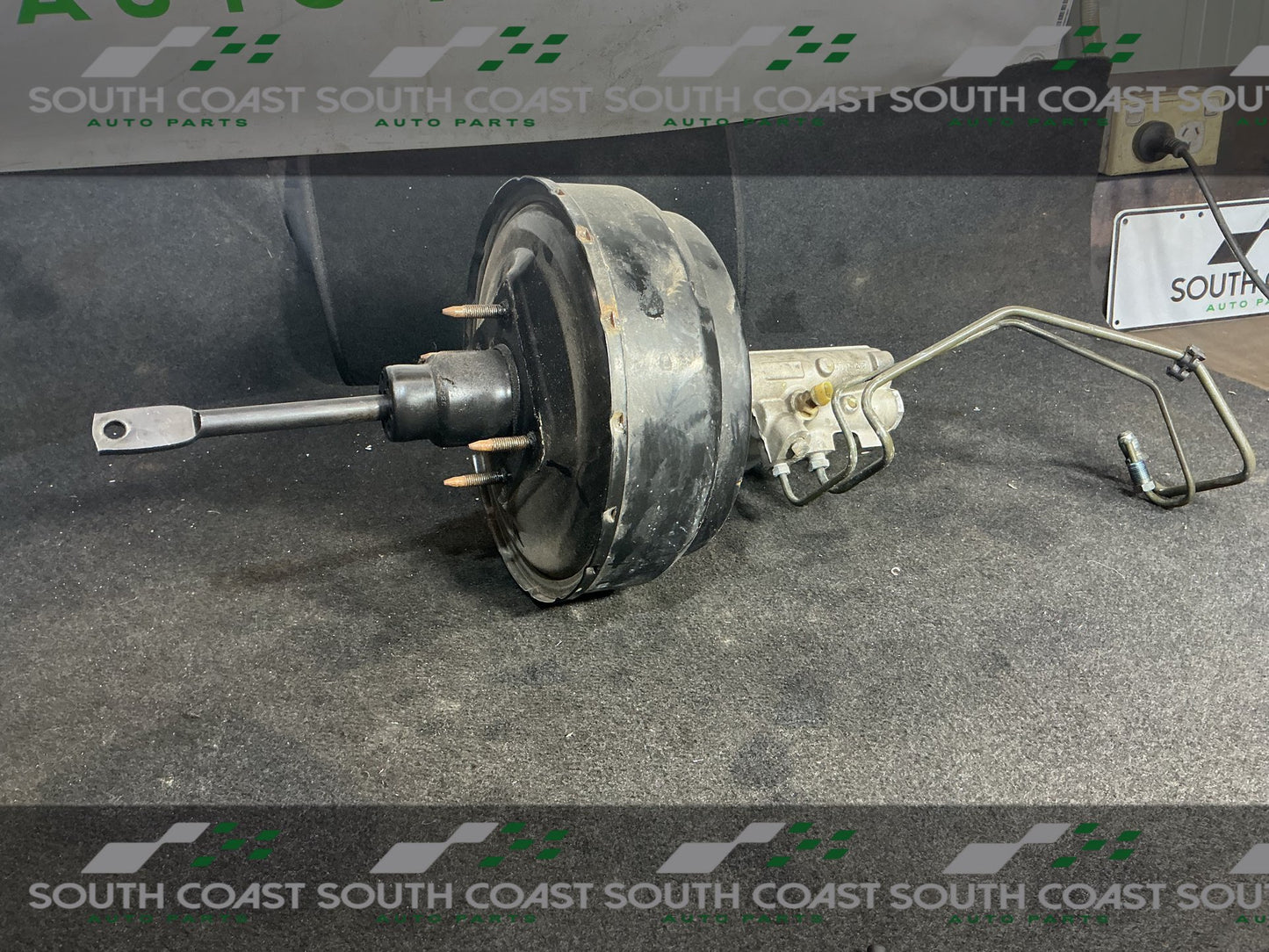 2002 Holden Commodore VY 6G1YK52A03L919138 Brake Booster 92104795