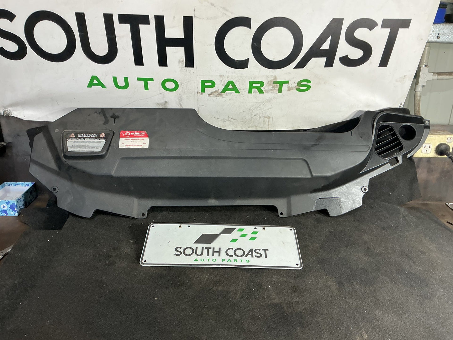 2005 Holden Commodore VZ  Radiator Shroud 92119006