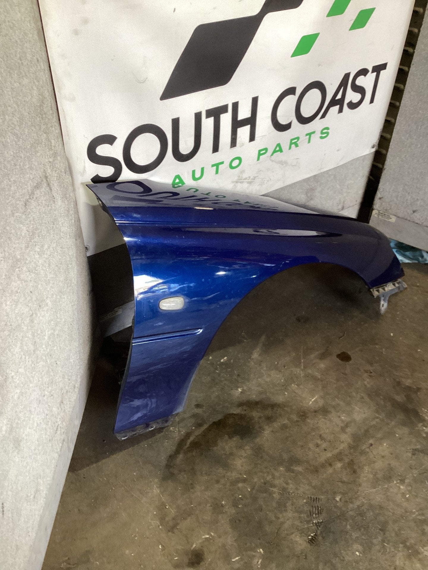 2005 Holden Commodore VZ  Right Front Guard