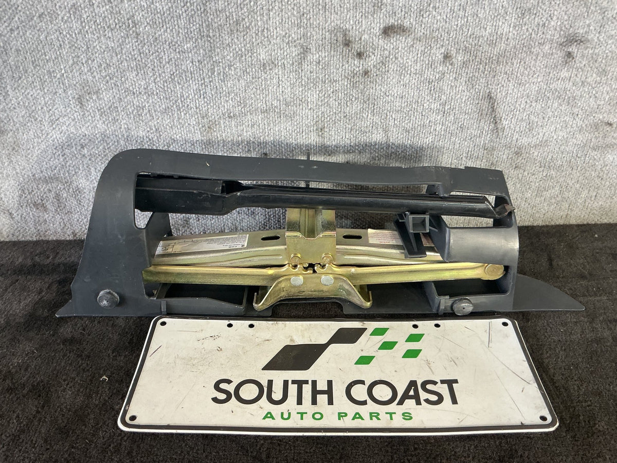 2002-2004 Holden Commodore VY Jack/Tool Kit