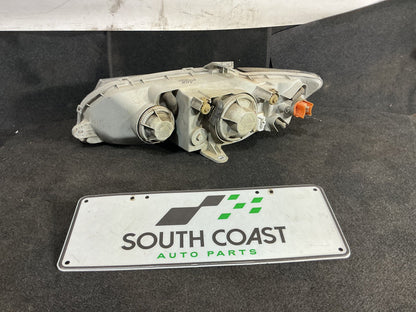 2005 Holden Commodore VZ  Right Headlight 92122168