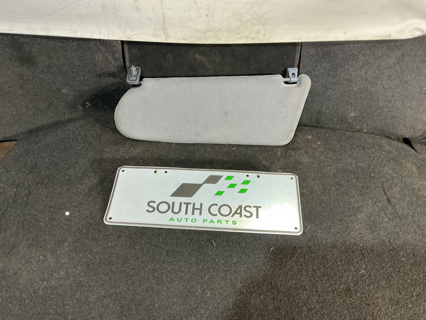 1990 Holden Statesman VQ 6H8VSY19UML459969 Sun Visor