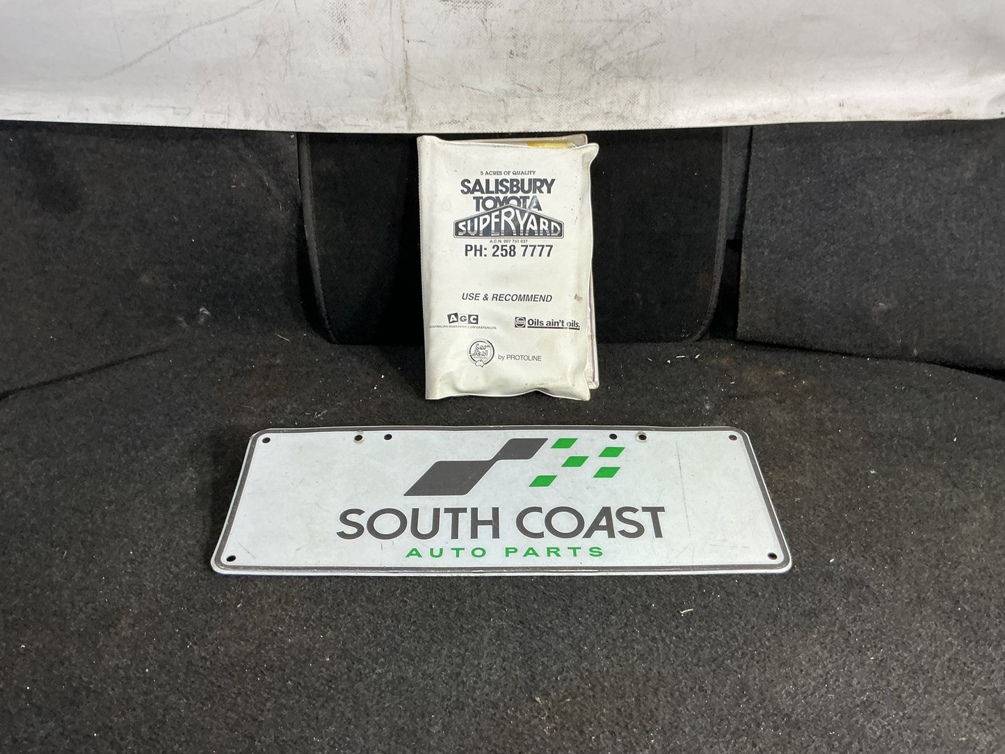 1990 Holden Statesman VQ 6H8VSY19UML459969 Owners Handbook