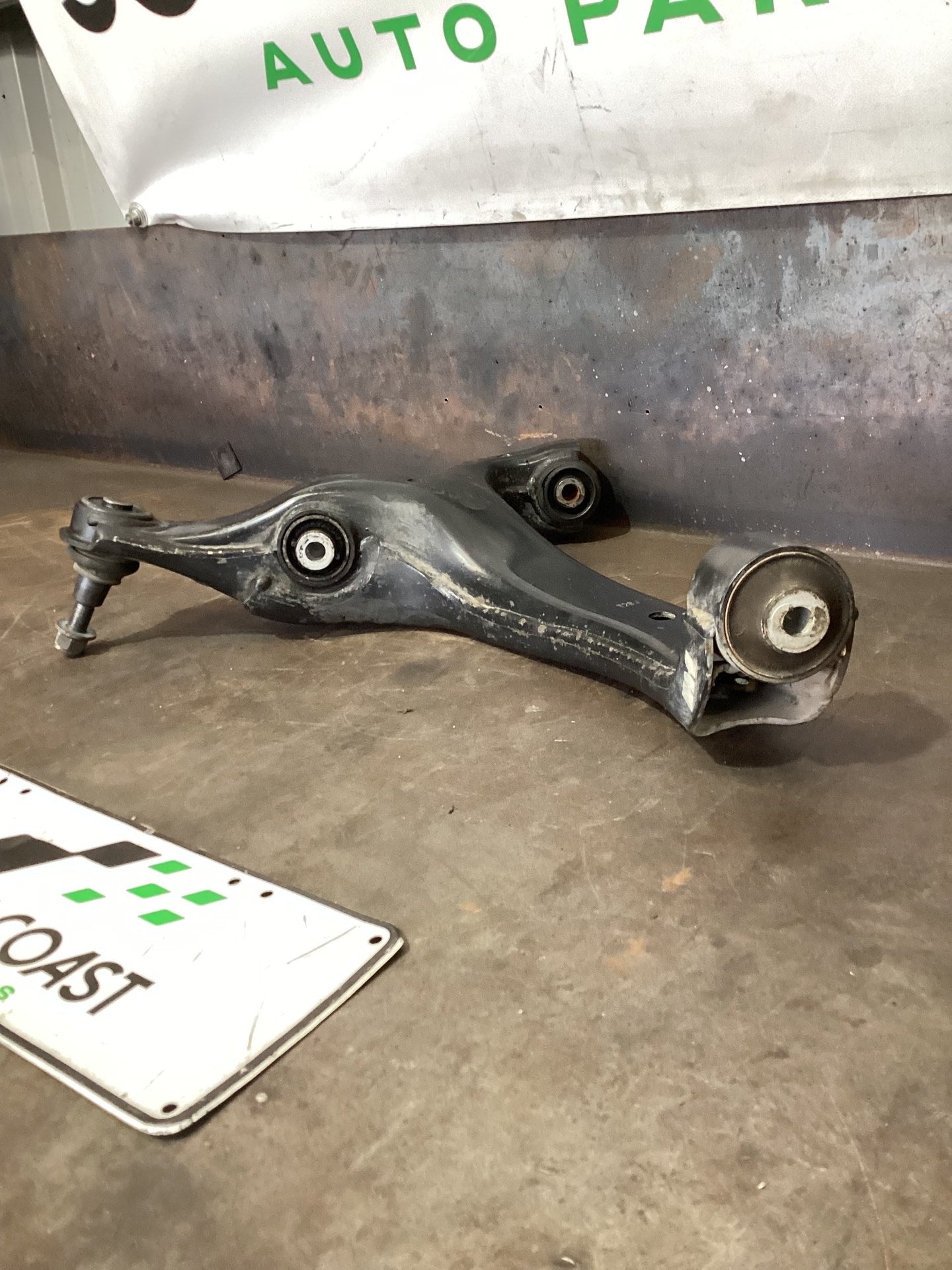 2018 Volkswagen Amarok Left Front Lower Control Arm LH2H0407151A