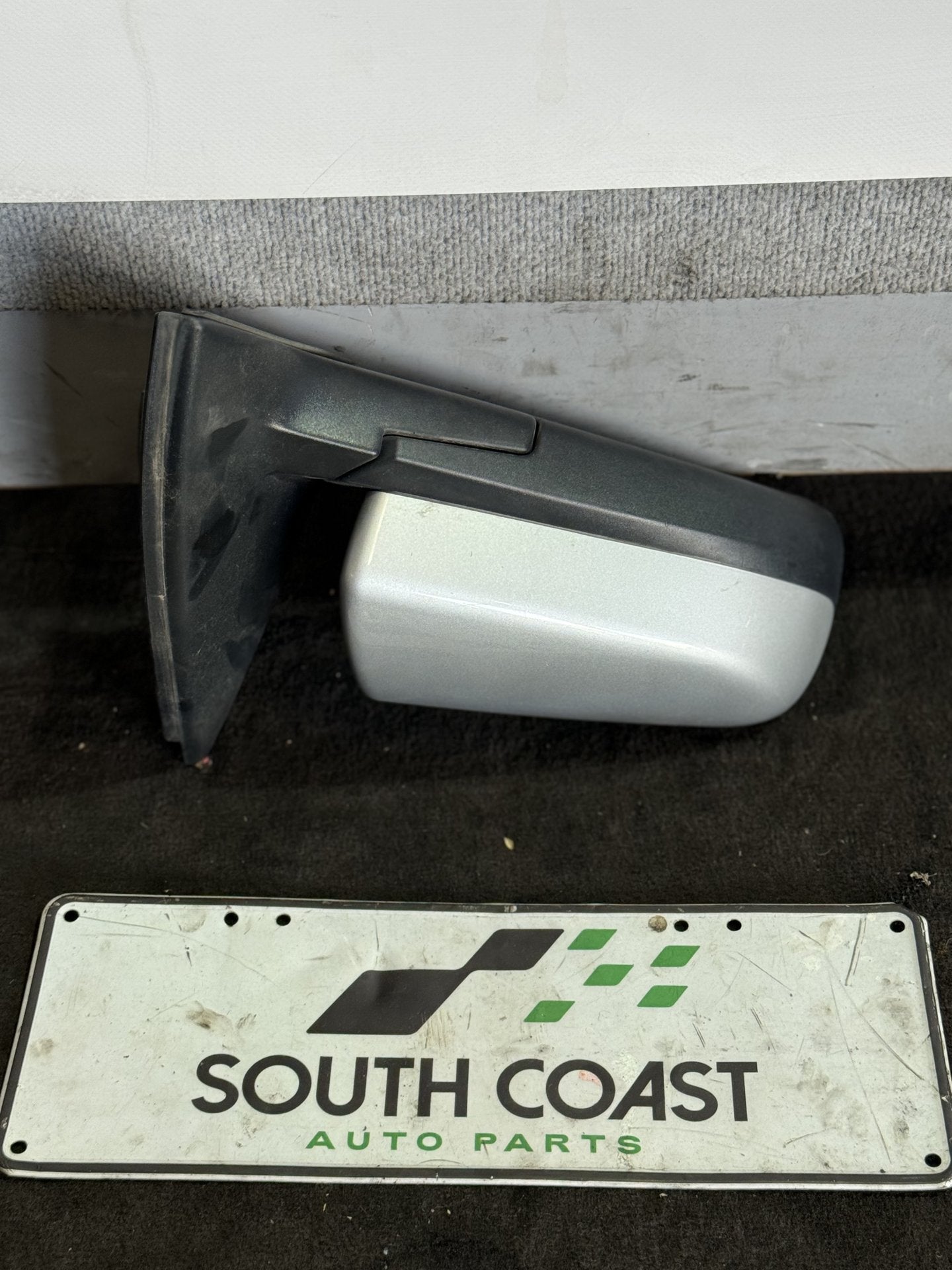 2005-2006 Holden Commodore VZ Right Door Mirror 92111026