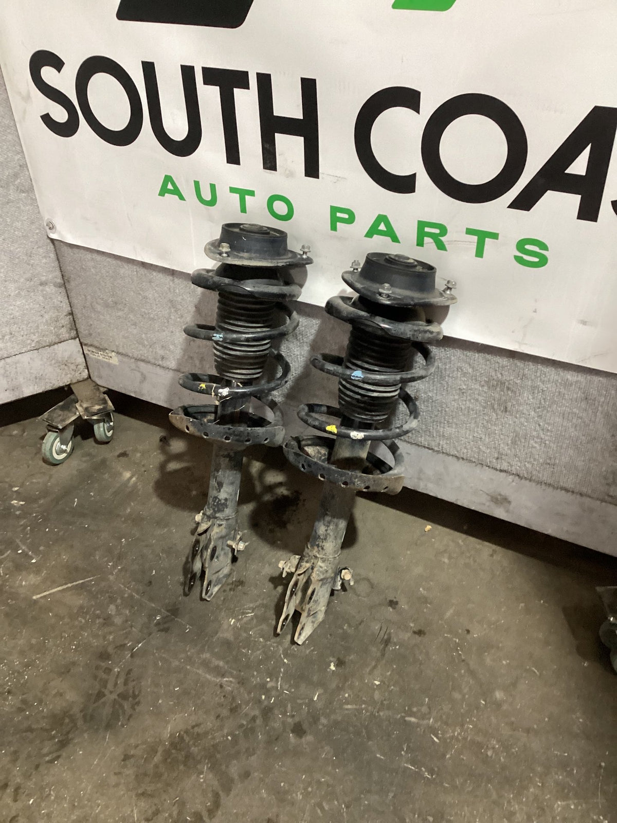 2008 Subaru Forester SH Front Strut Set