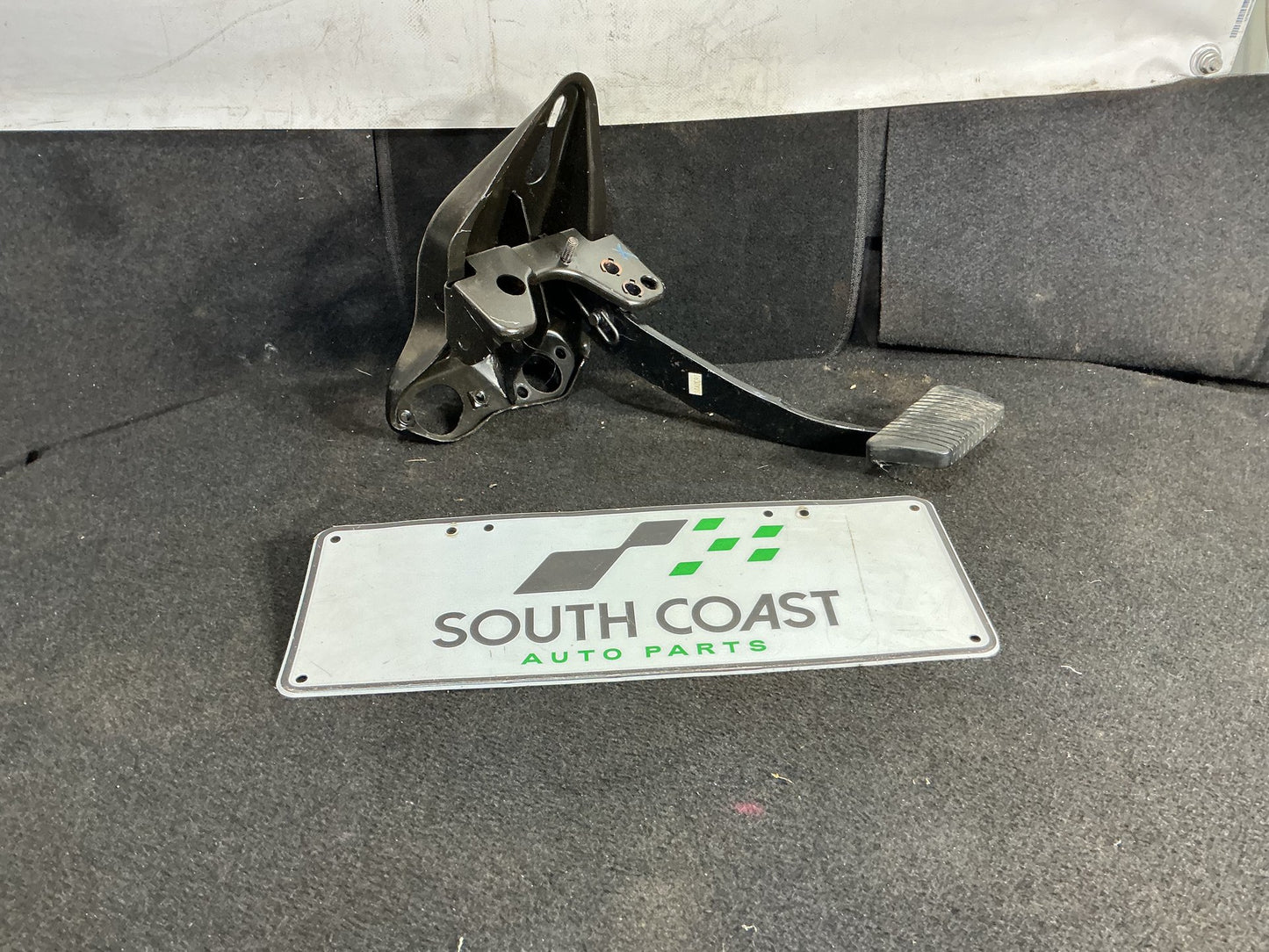 1990 Holden Statesman VQ 6H8VSY19UML459969 Brake Pedal