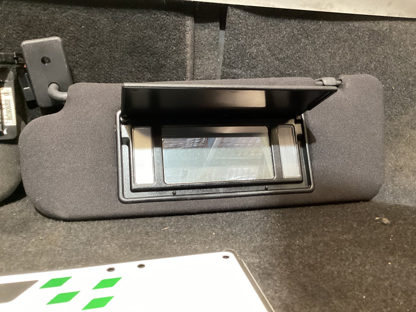 2007 Holden Calais VE 6G1EX55768L940846 Sun Visor Pair