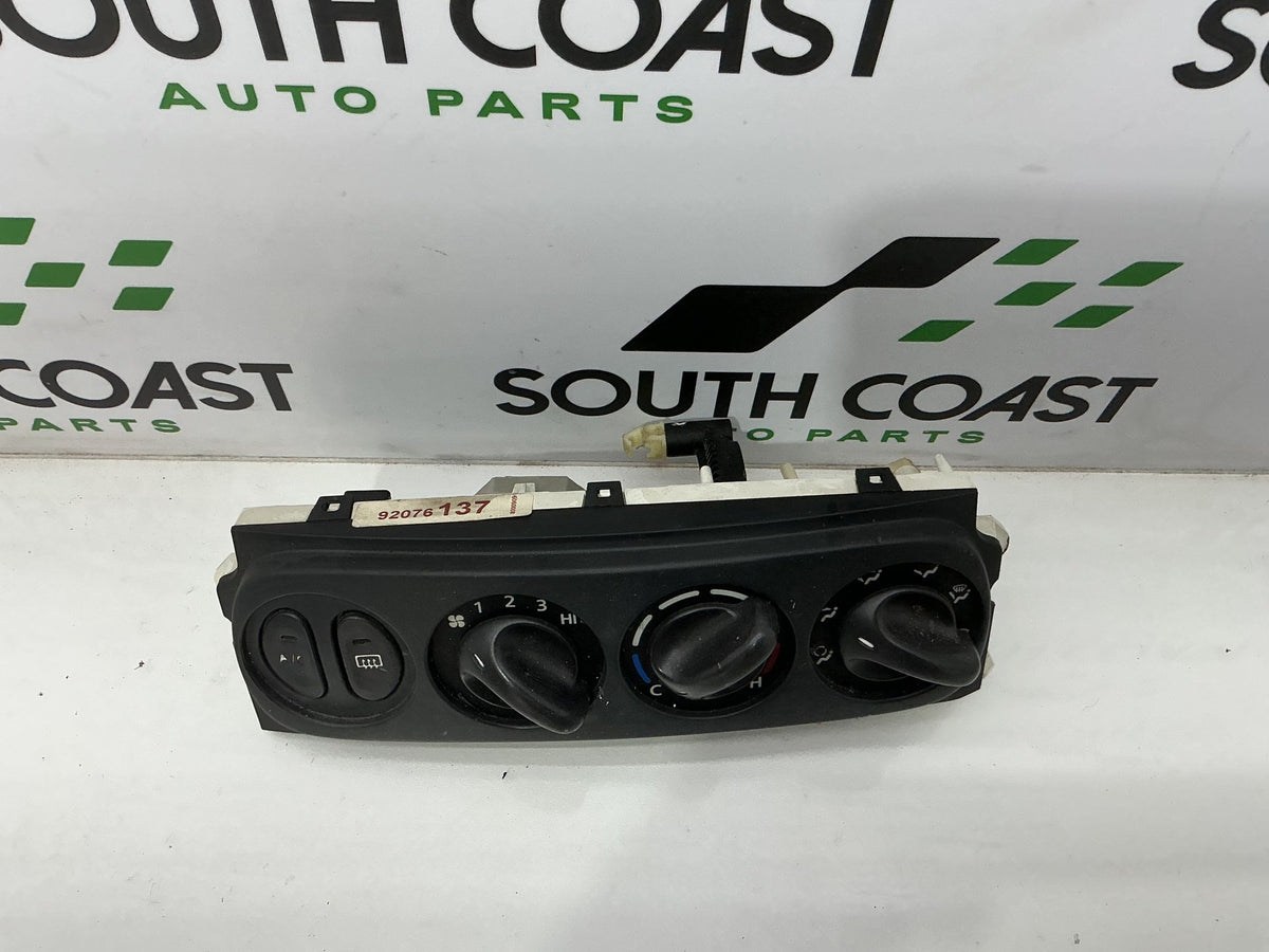 1999 Holden Commodore VT 6H8VTK69HXL423830 Heater/AC Controls 92076137