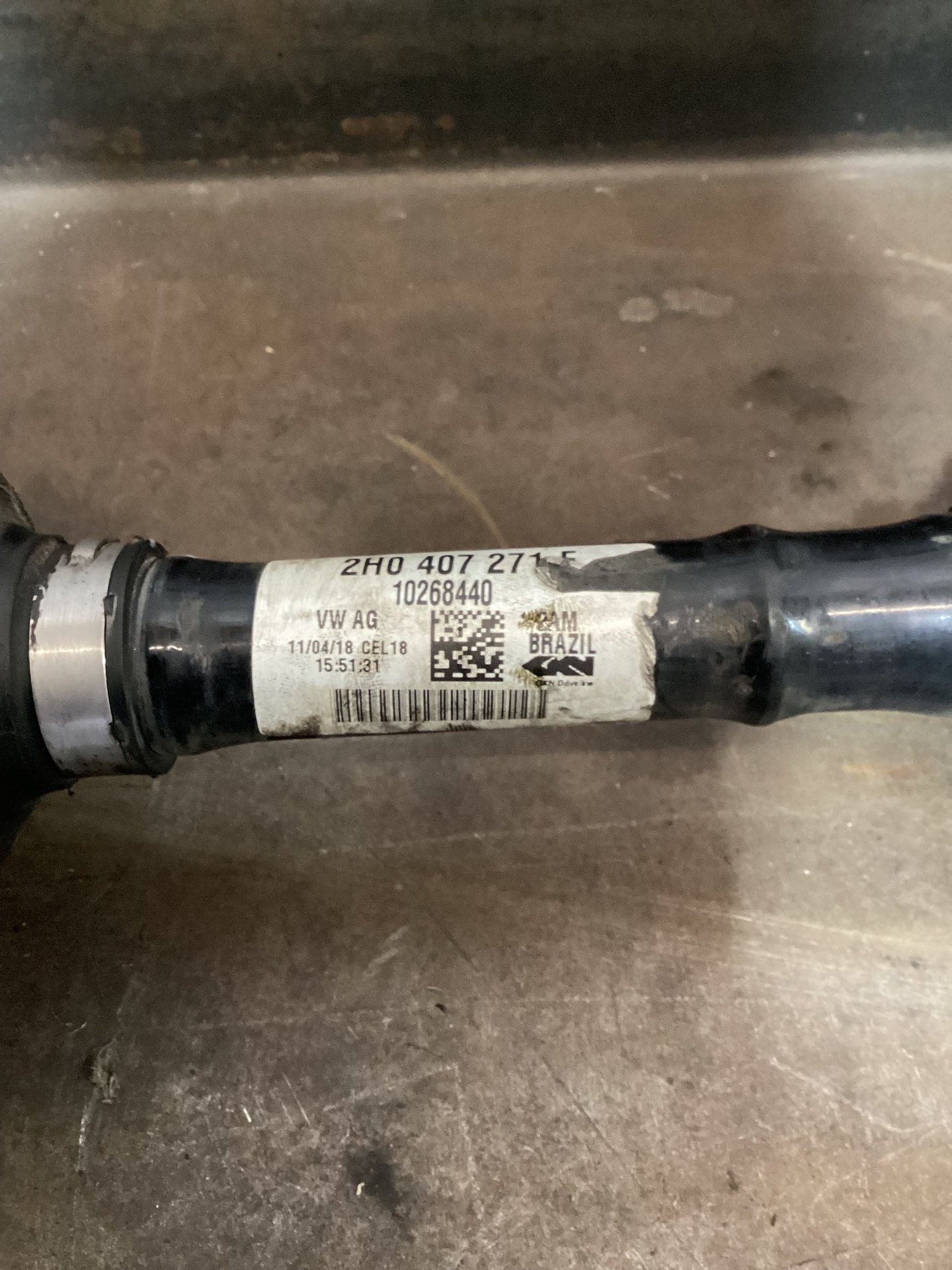 2018 Volkswagen Amarok Left Front Drive Axle 2H04072715
