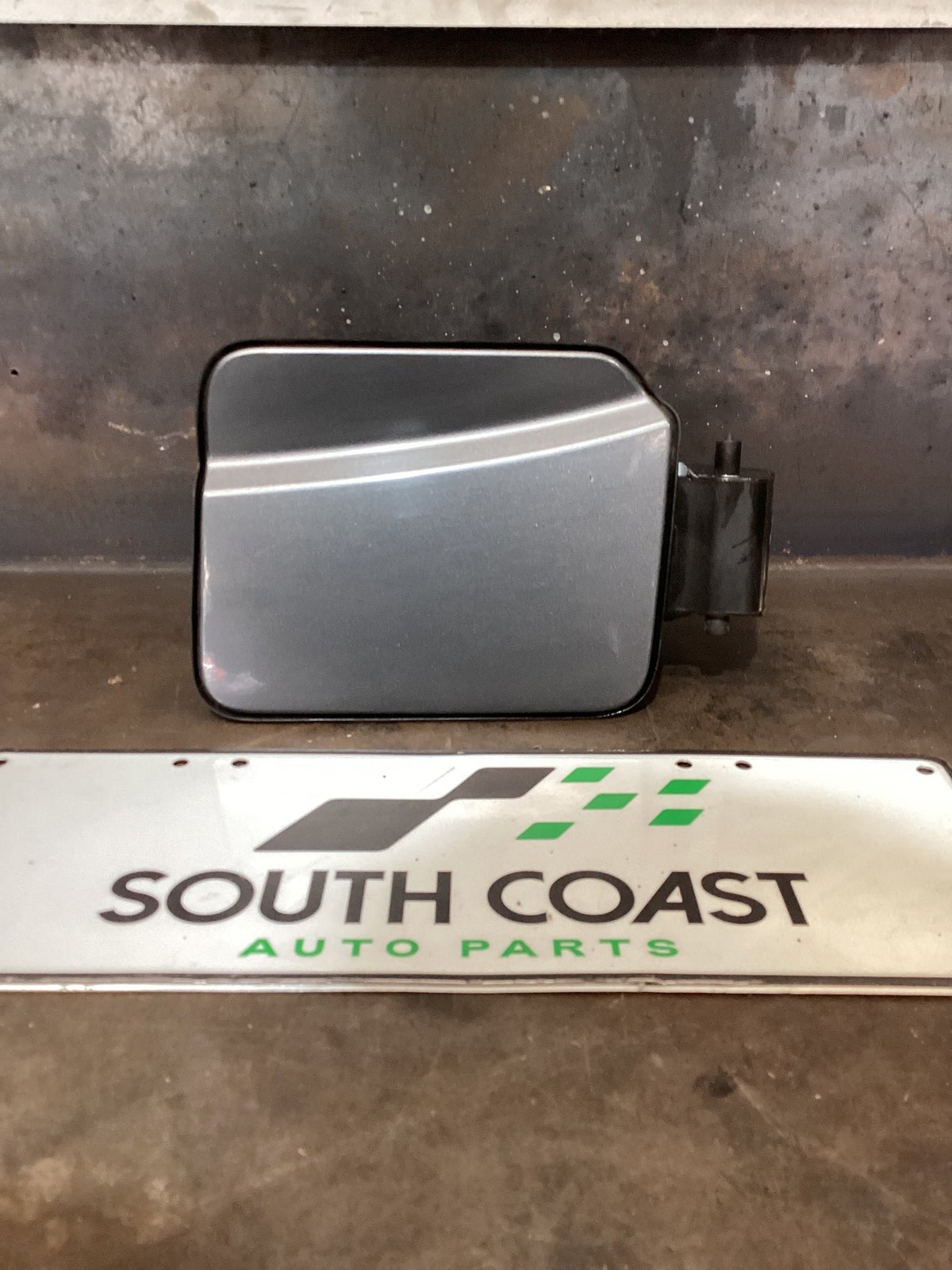 2018 Volkswagen Amarok Fuel Filler Door 0530010S