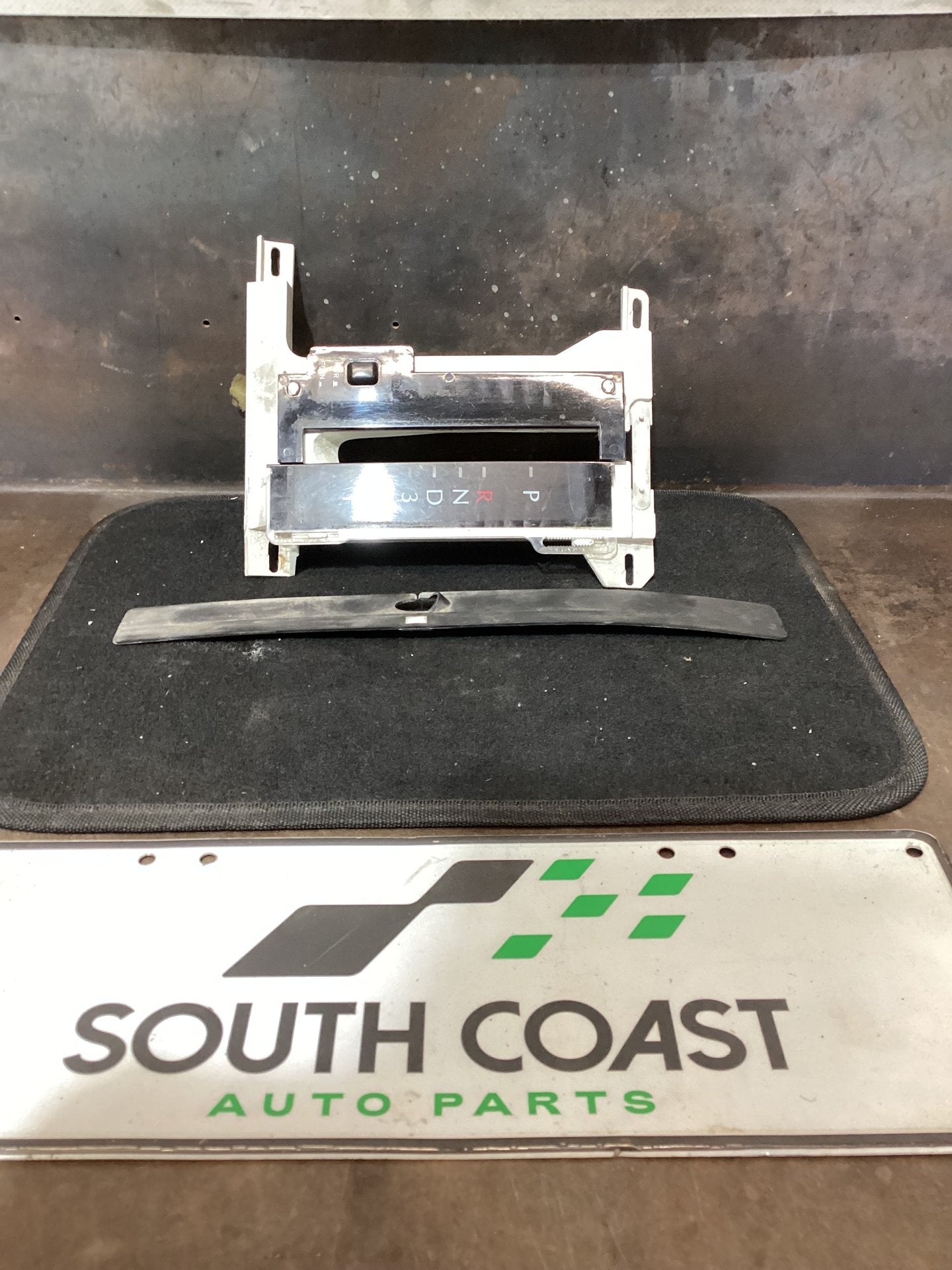 Holden Commodore VR  Gearshift Surround/Trim