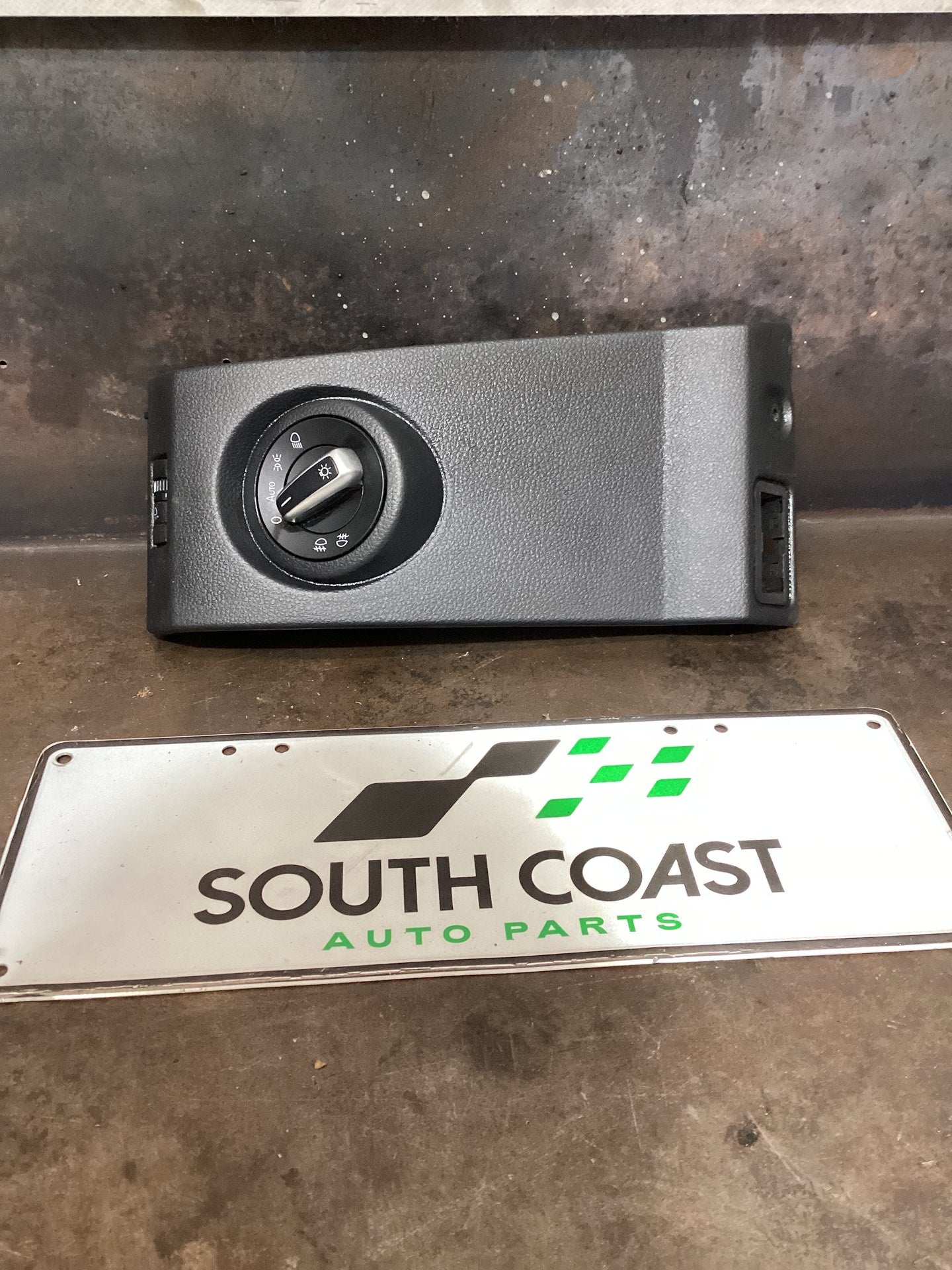 2018 Volkswagen Amarok Headlight Switch 2H4858365