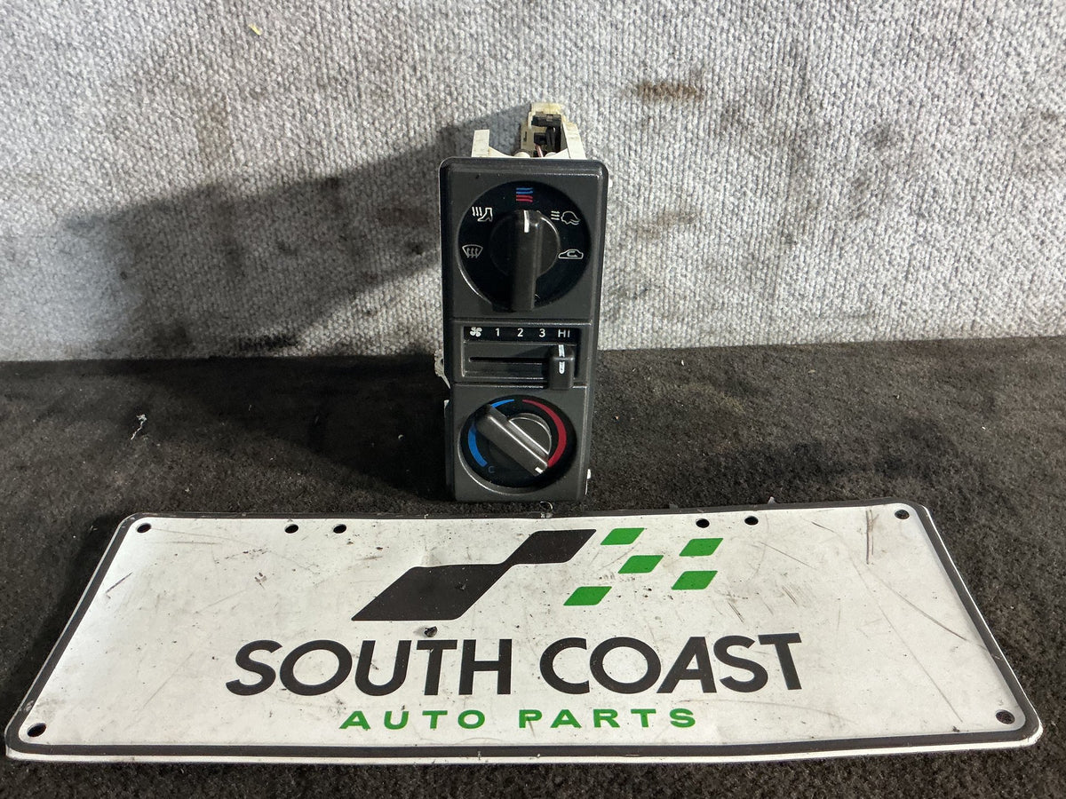 1994 Holden Commodore VR 6H8VRK19HSL781543 Heater/AC Controls 92027985