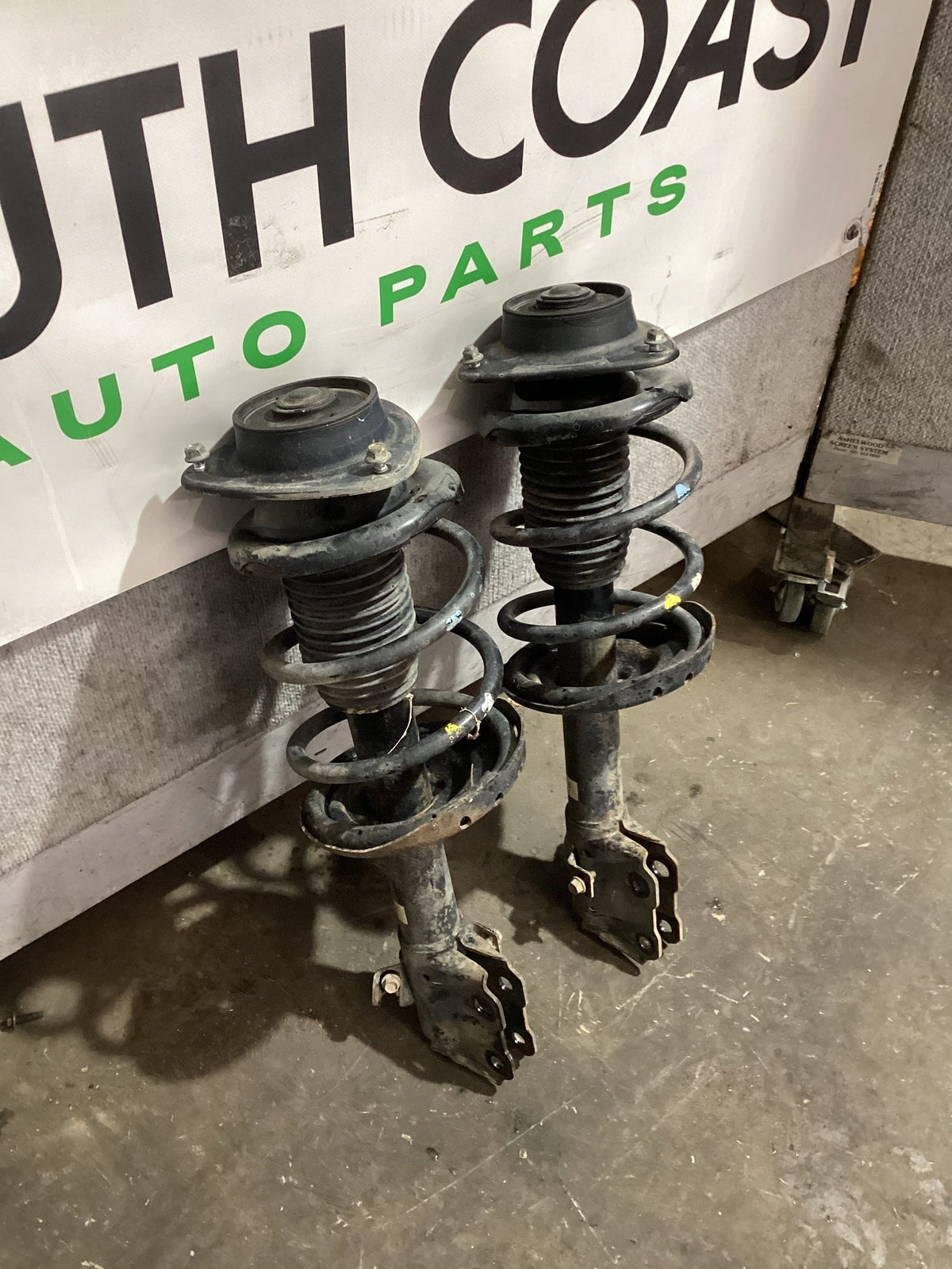 2008 Subaru Forester SH Front Strut Set