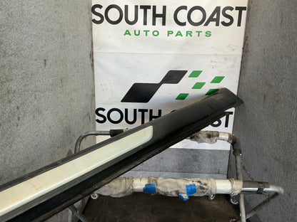 2005 Holden Adventra VZSX6 Left Side Skirt