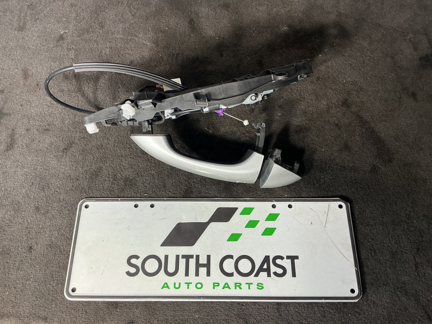 2019 Holden Commodore   Left Side Outer Door Handle