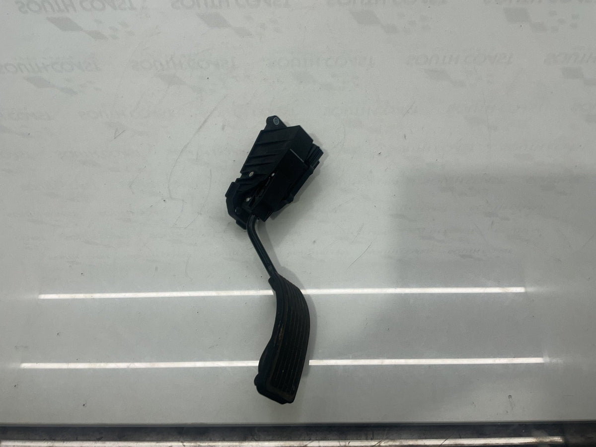 2005 Holden Adventra VZ 6G1ZM84785L518795 Accelerator Pedal