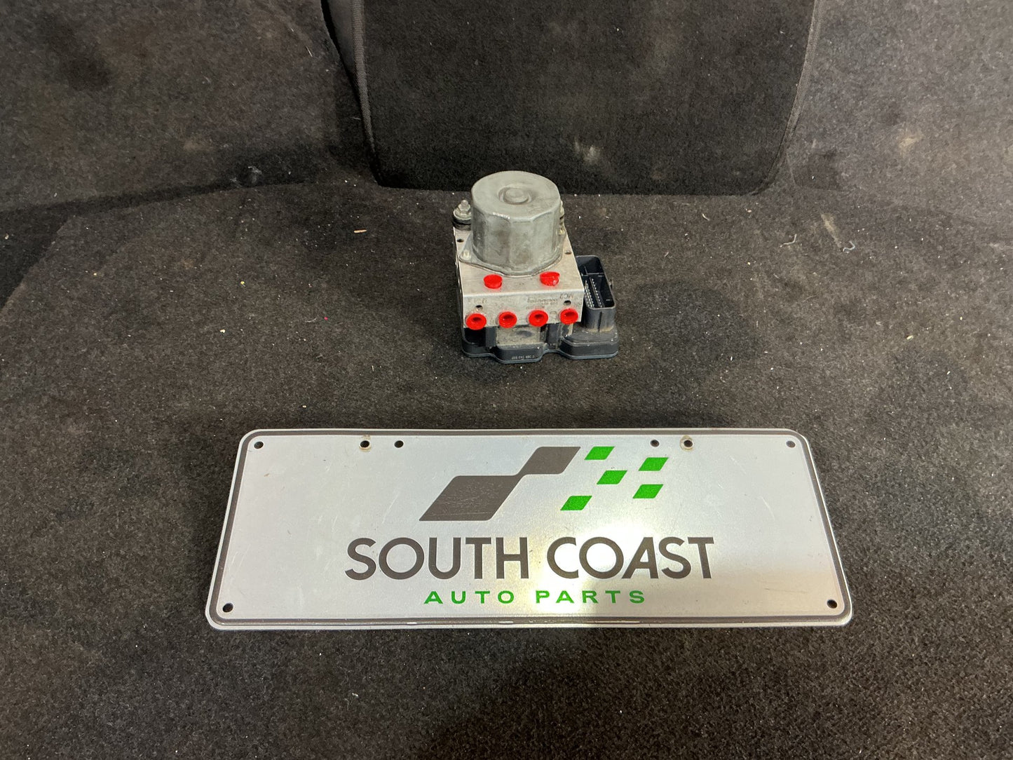 2013 Holden Ute VF  ABS Pump 92271216