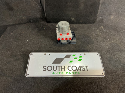 2013 Holden Ute VF  ABS Pump 92271216
