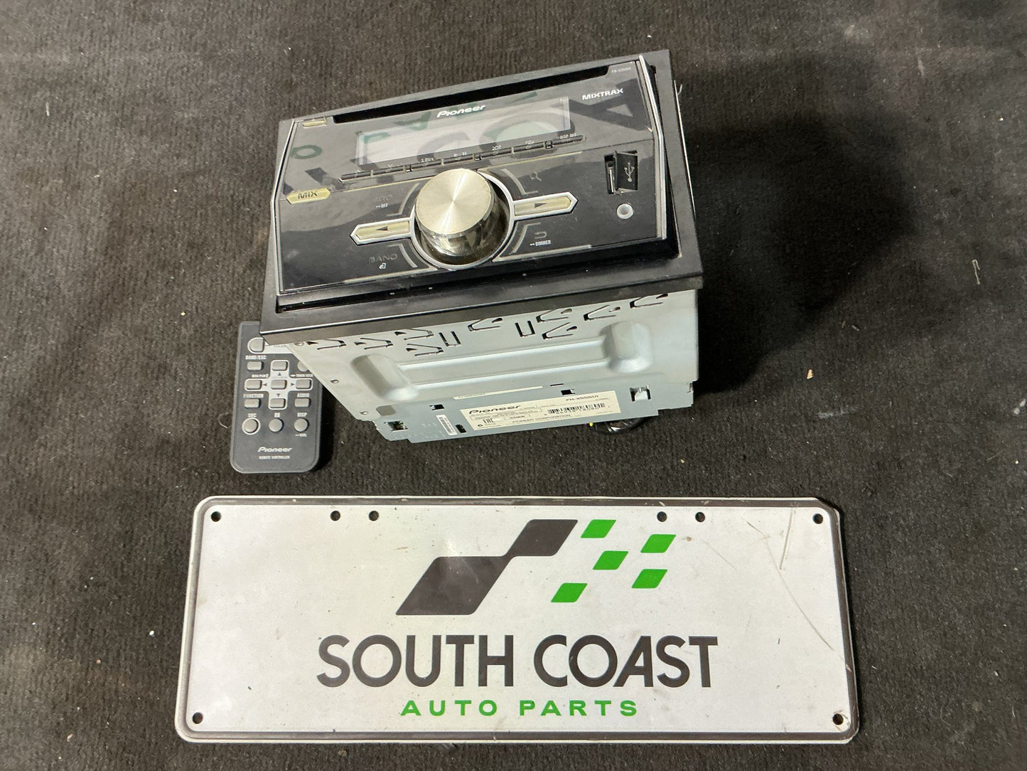 2003-2004 Holden Crewman VY Stereo Head Unit