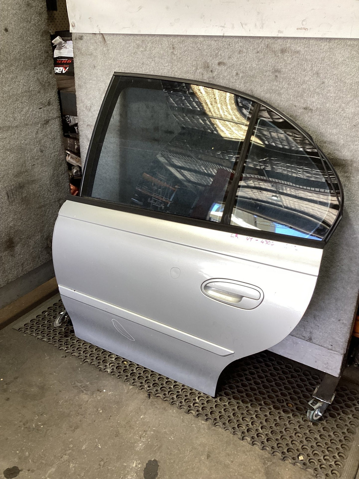 2003 Holden Commodore VYEquipe Left Rear Door