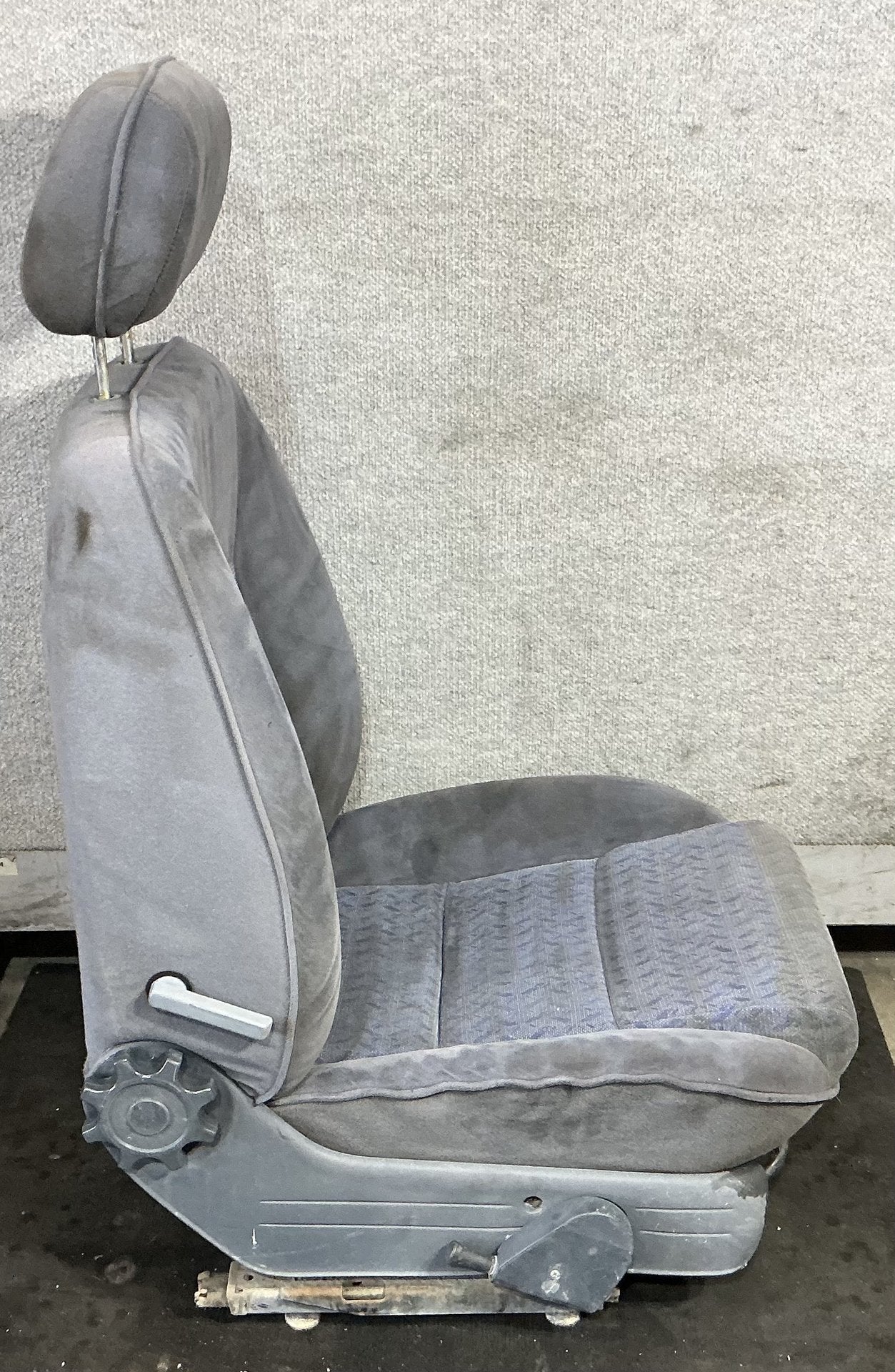 1993-1997 Holden Commodore VR Right Front Seat