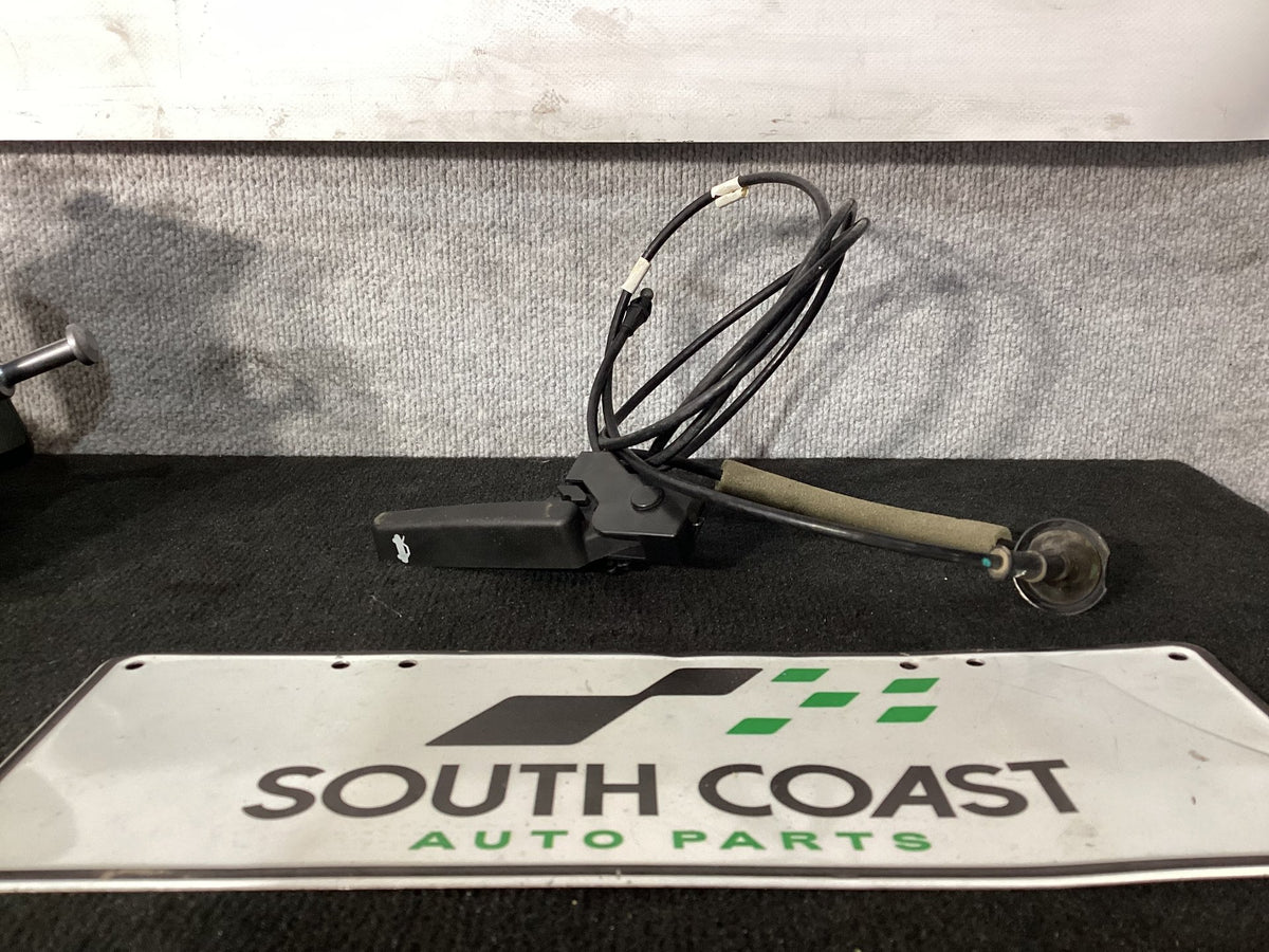 2013-2017 Holden Commodore VF Bonnet Cable