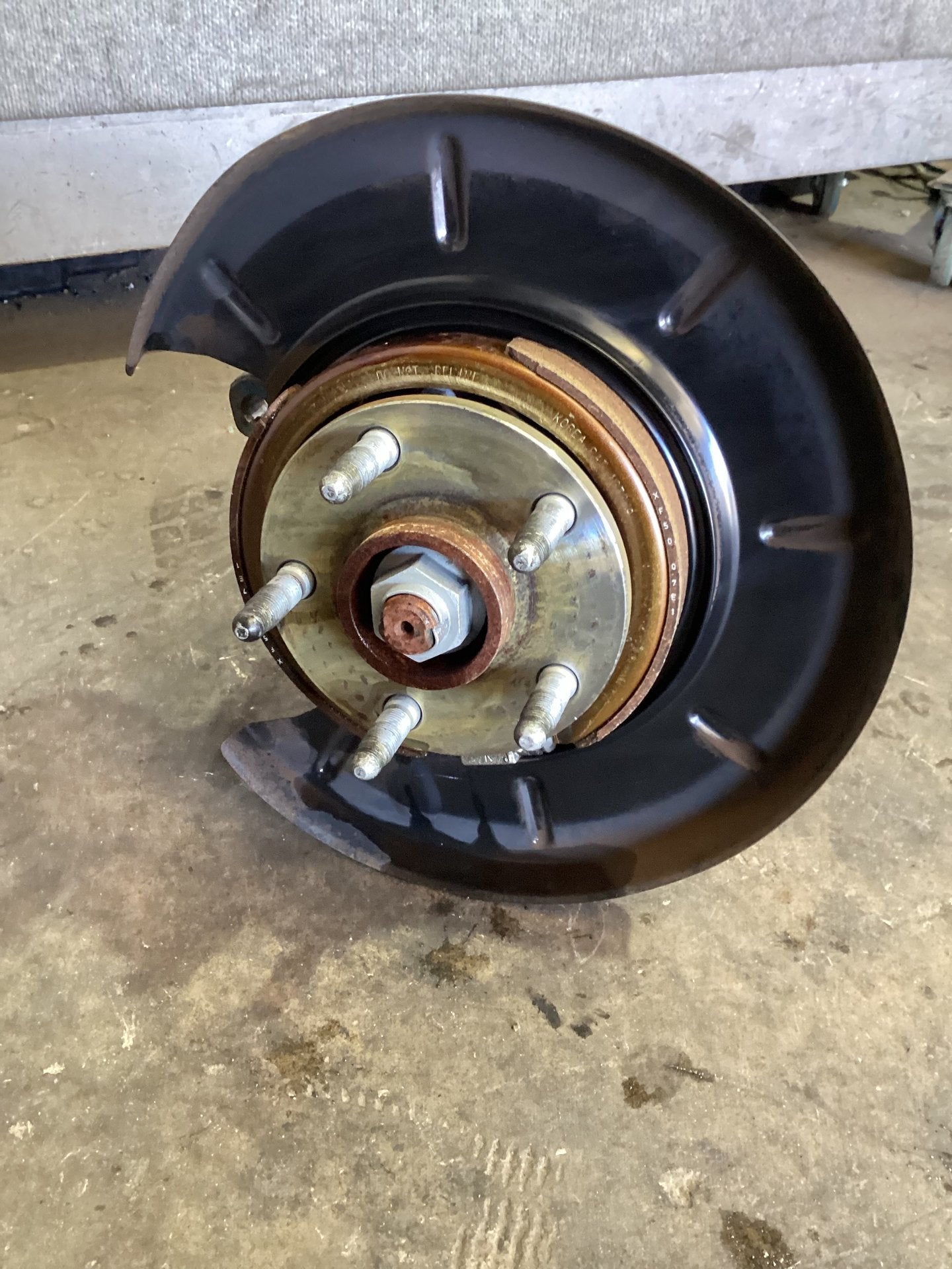 Holden Commodore VE  Right Rear Hub Assembly 92238512