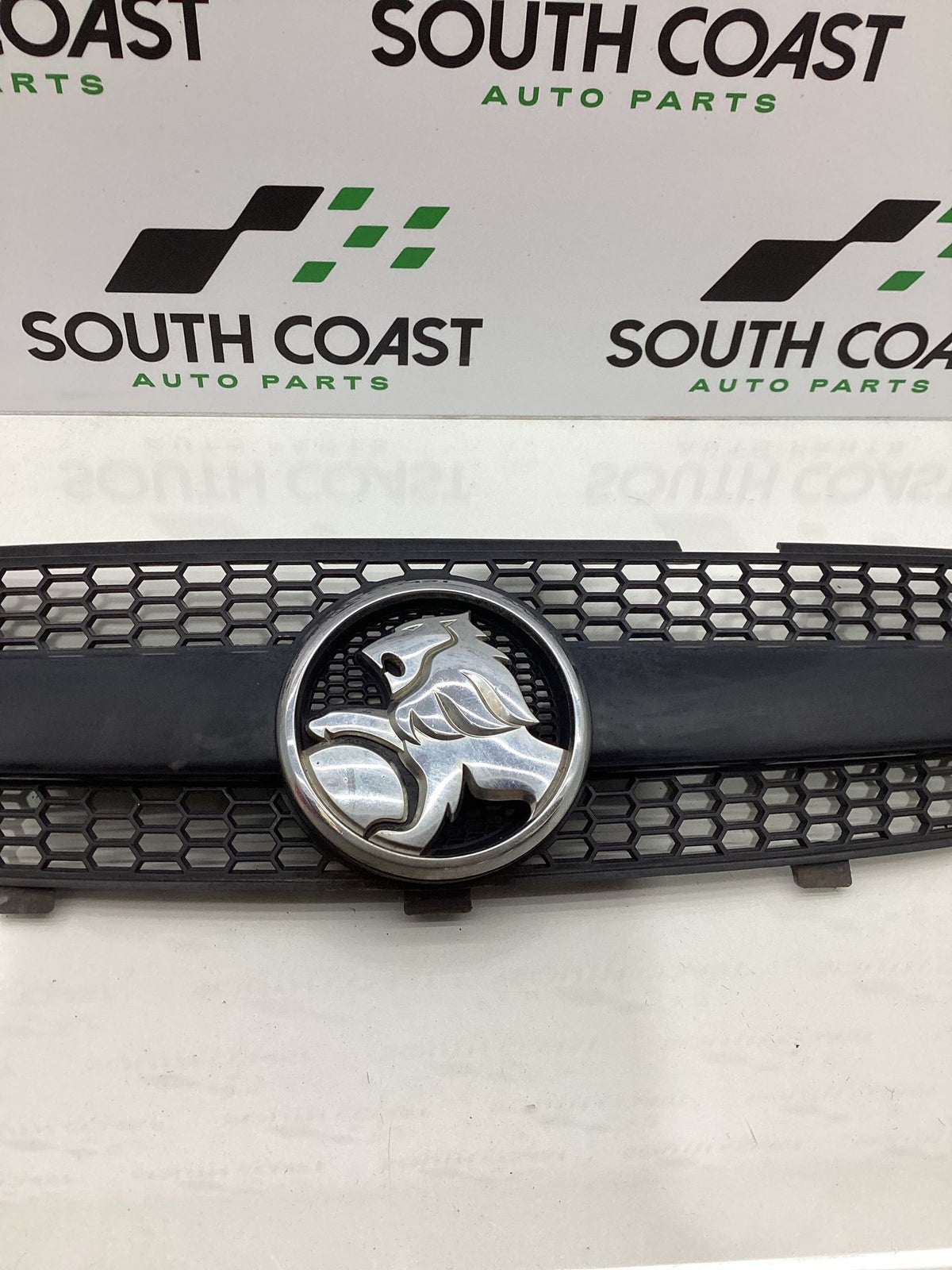 2005 Holden Adventra VZ 6G1ZM84785L518795 Bumper Grille