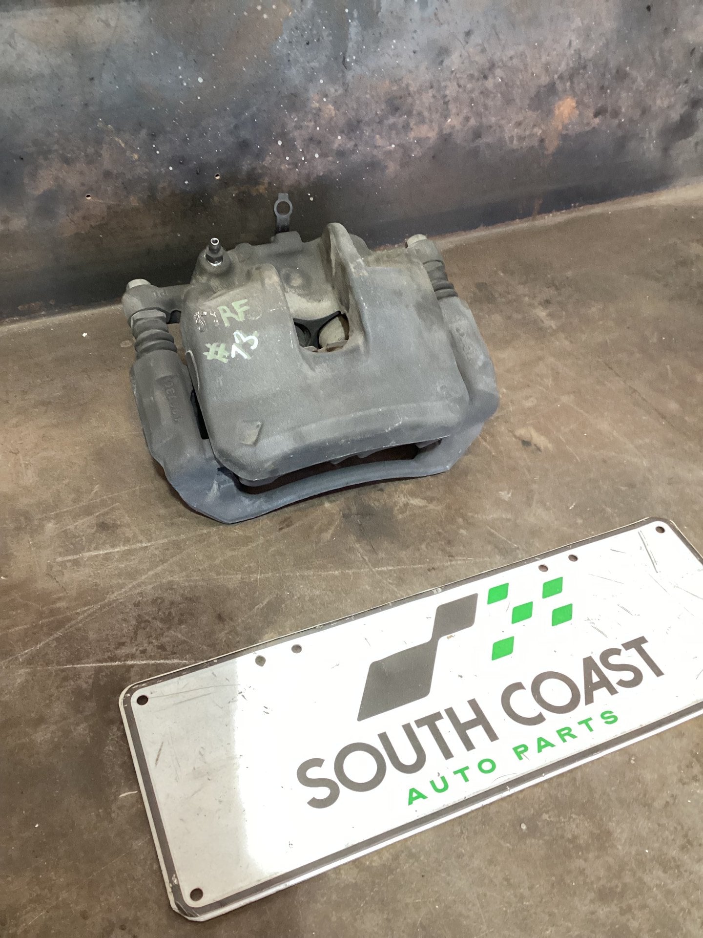 2018 Volkswagen Amarok Right Front Caliper L69215M10