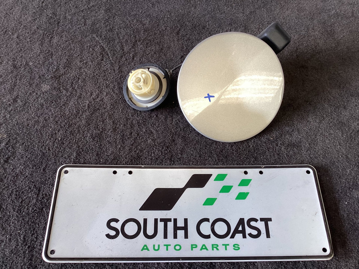 2009-2011 Holden Calais VE Fuel Filler Door 92213014