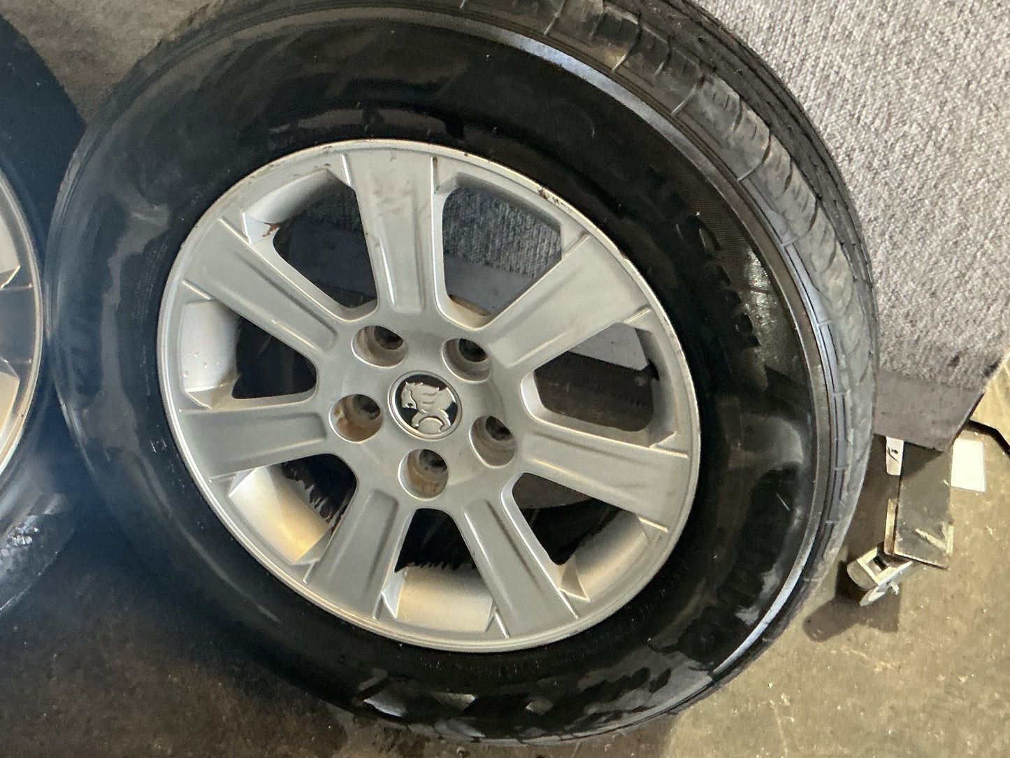 2010 Holden Commodore Wheel Set